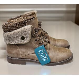 Cliffs By White Mountain Women's Davis Boot Size 10M Lace Up Block Heal NWT